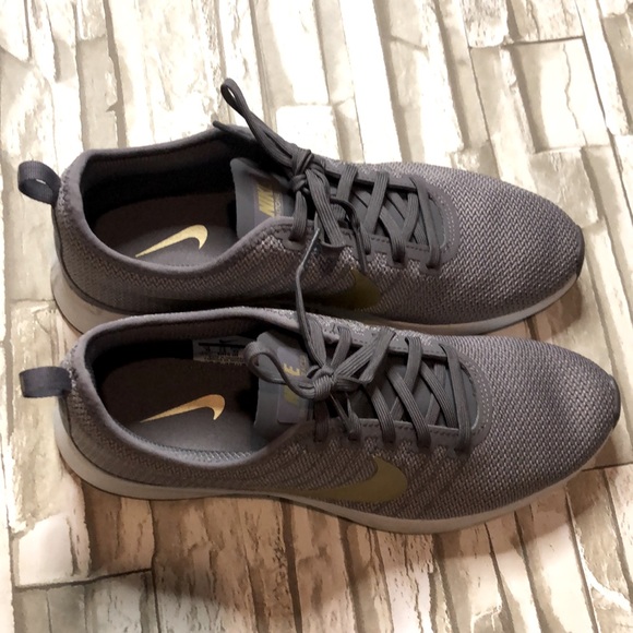 Grey women’s Nike sneaker - Picture 2 of 2